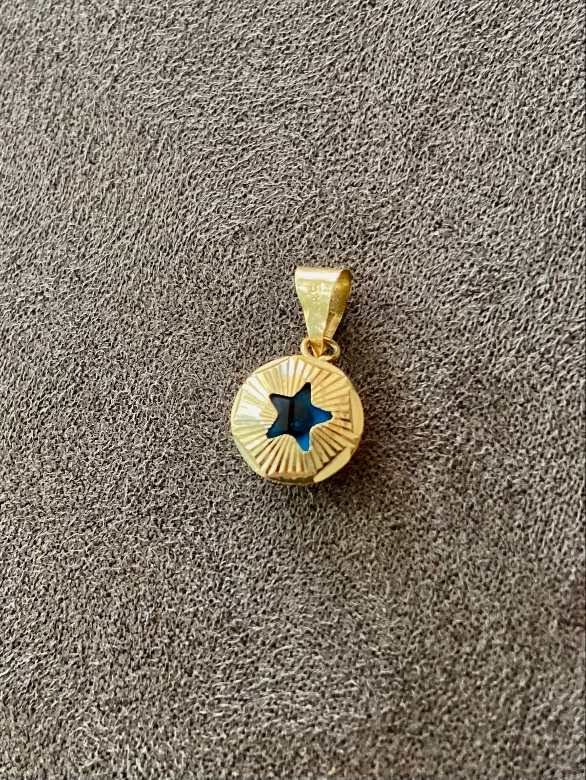 Gouden 14 karaat hanger met blauwe ster, Sieraden, Tassen en Uiterlijk, Kettinghangers, Gebruikt, Overige voorstellingen, Blauw