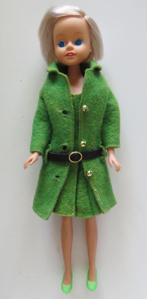 Daisy Mary Quant met groen pak aan., Verzamelen, Ophalen, Zo goed als nieuw, Fashion Doll
