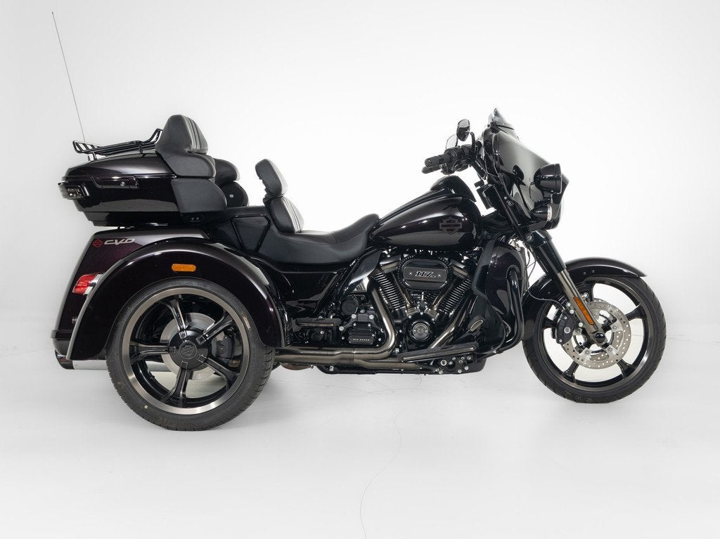 Harley-Davidson FLHTCUTGSE CVO Tri Glide Custom Colour, Motoren, Bedrijf, Overig, 1923 cc, Laan van Vredenoord 33
2289 DA  Rijswijk ZH, NL