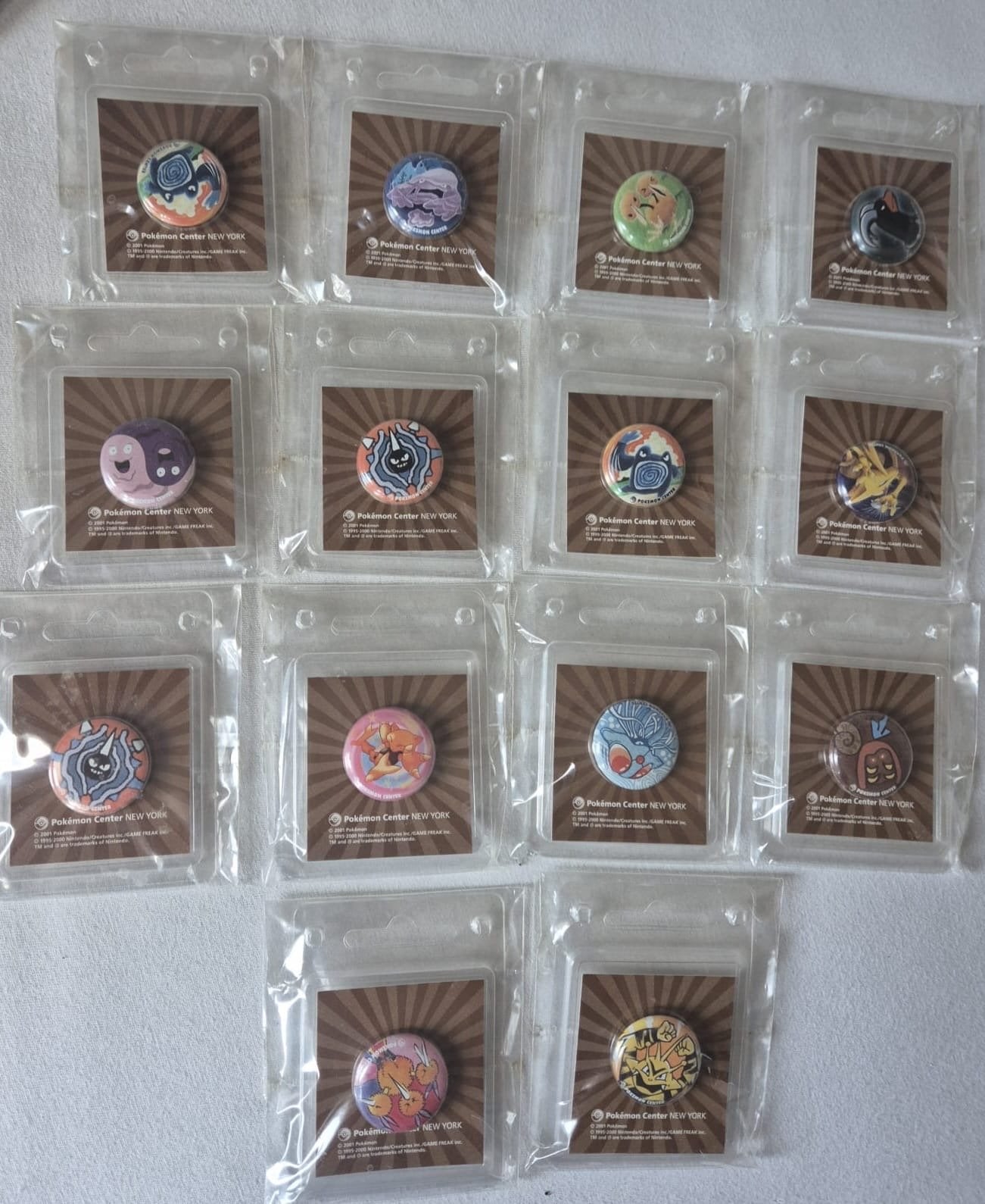 Pokémon Center New York Button Badges Verzegeld 2001, Ophalen of Verzenden, Nieuw
