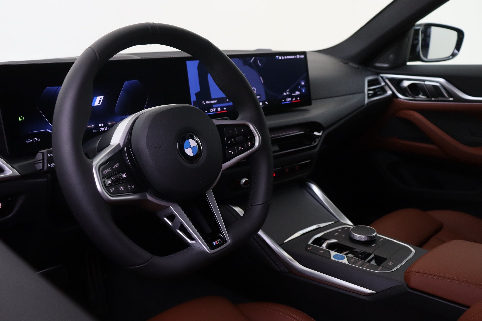 BMW i4 eDrive40 M Sport / Schuif-kanteldak / Achteruitrijcam, Dealer onderhouden, Achterwielaandrijving, Zwart, Automatische klimaatregeling