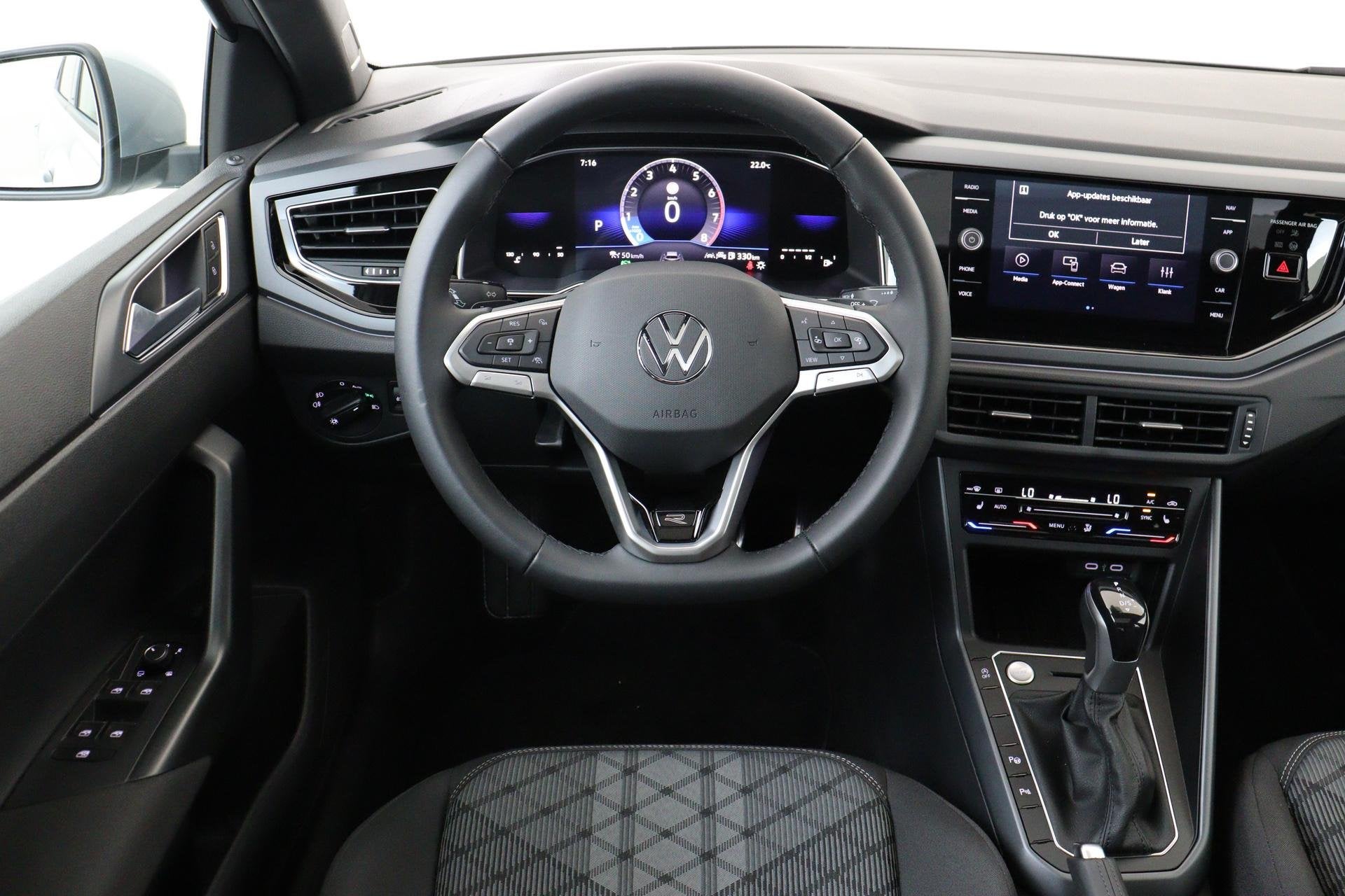 VOLKSWAGEN POLO 1.0 TSI R-LINE EDITION -PANO.DAK|KEYLESS|CAR, Auto's, 12 maanden, Stof, Gebruikt, Euro 6