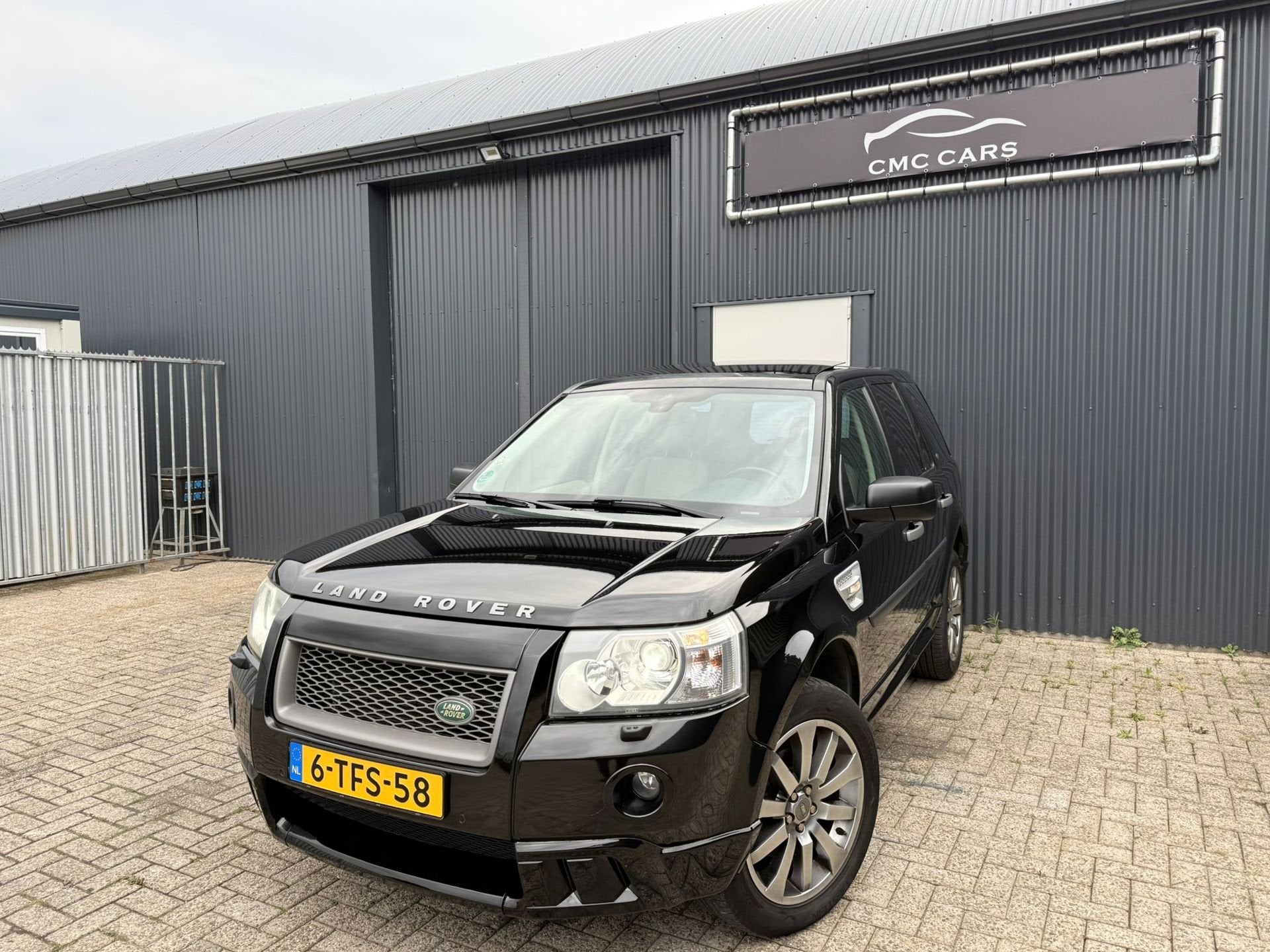 Land Rover Freelander 3.2 i6 HSE LR2 UITVOERING!, Auto's, Automaat, Gebruikt, Beige, 2000 kg