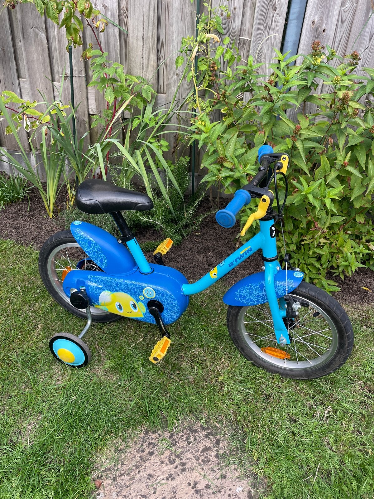 B'Twin kinderfiets met zijwieltjes - Decathlon, Ophalen, Zijwieltjes, Gebruikt, Velgrem