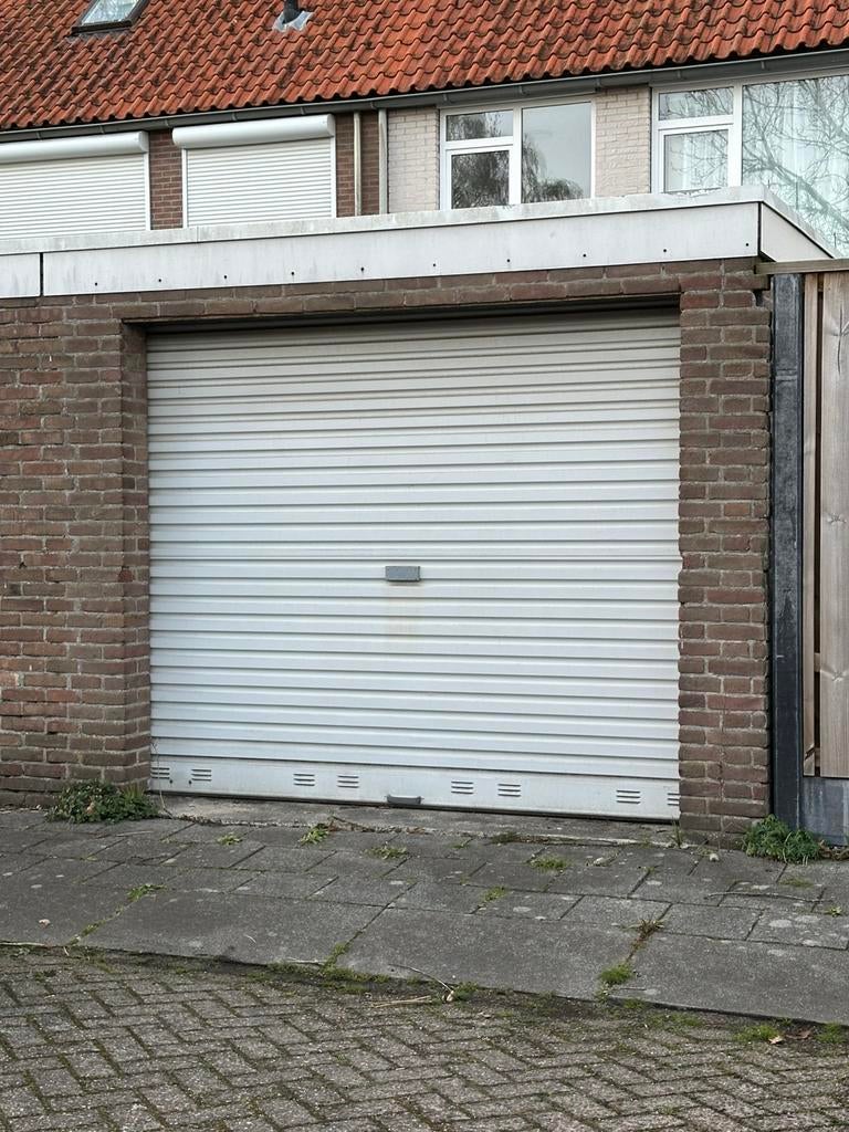 Garage te huur 3x7mtr hoog garage. Alleen opslag geen beroep