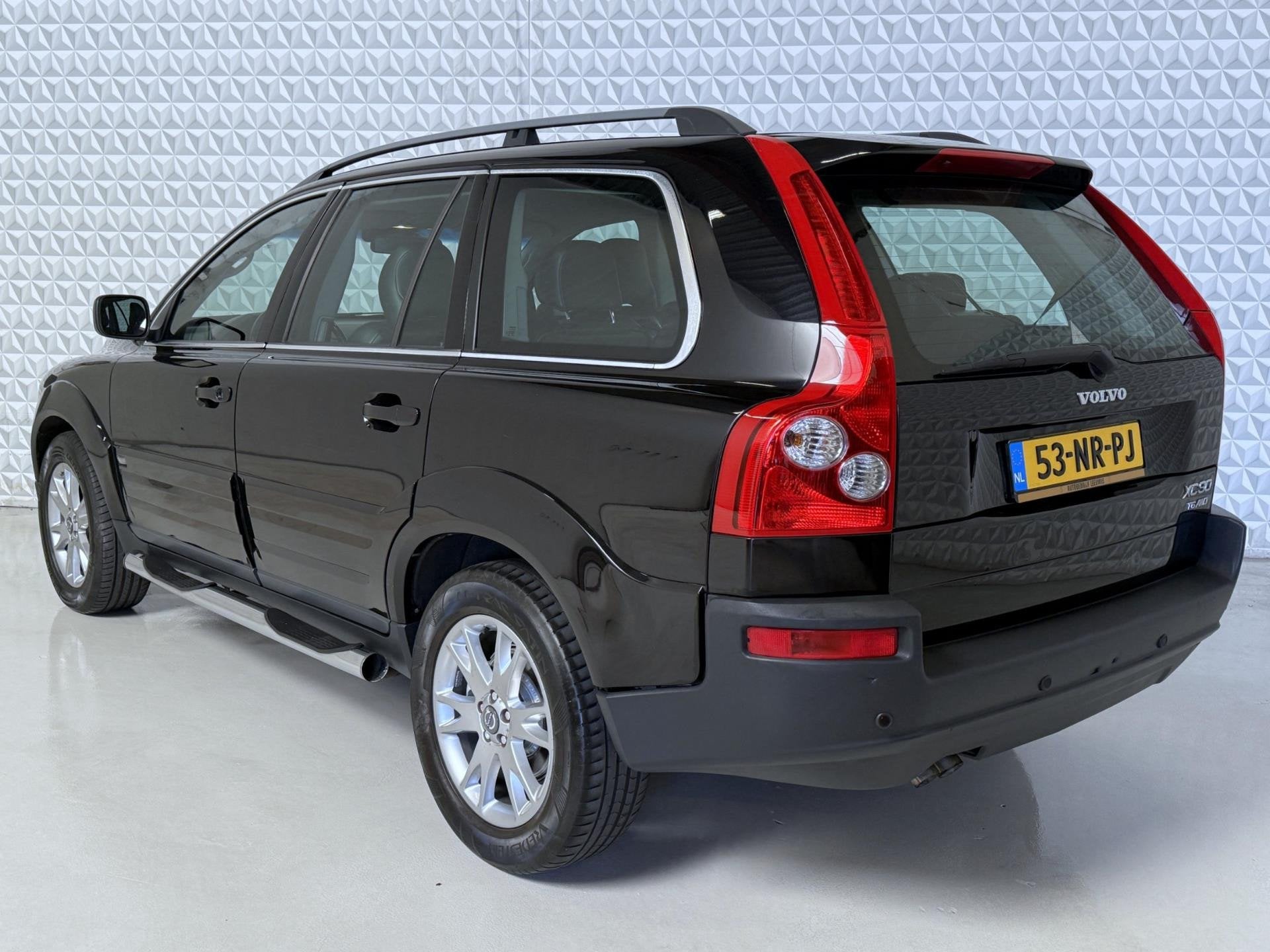Volvo XC90 2.9 T6 Exclusive 7-PERSOONS / 236.000km (2004), Dealer onderhouden, Gebruikt, Zwart, 138 €/maand