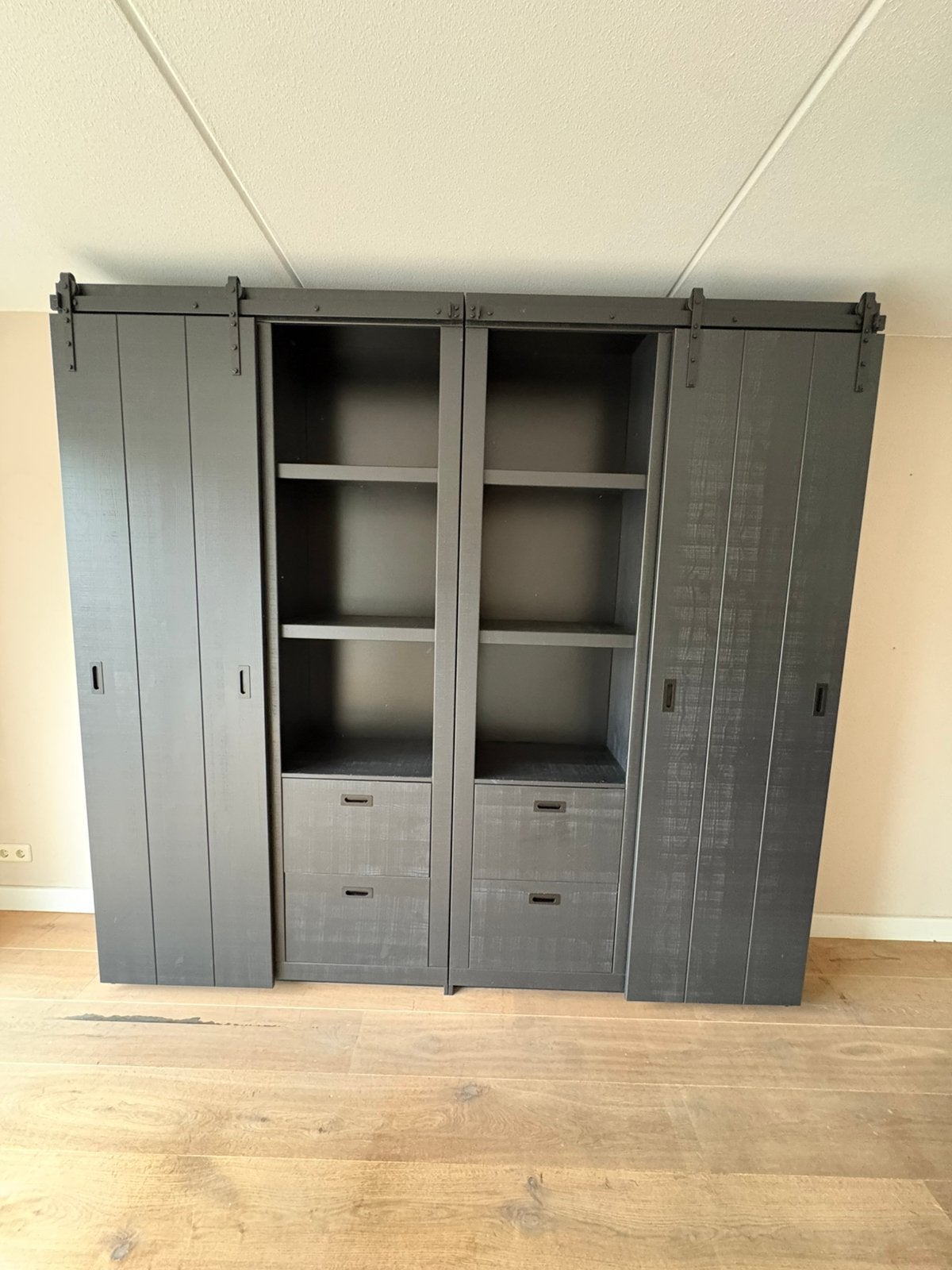 2x VT Wonen kast zwart | Grenenhout | Schuifdeuren, Ophalen, Zo goed als nieuw