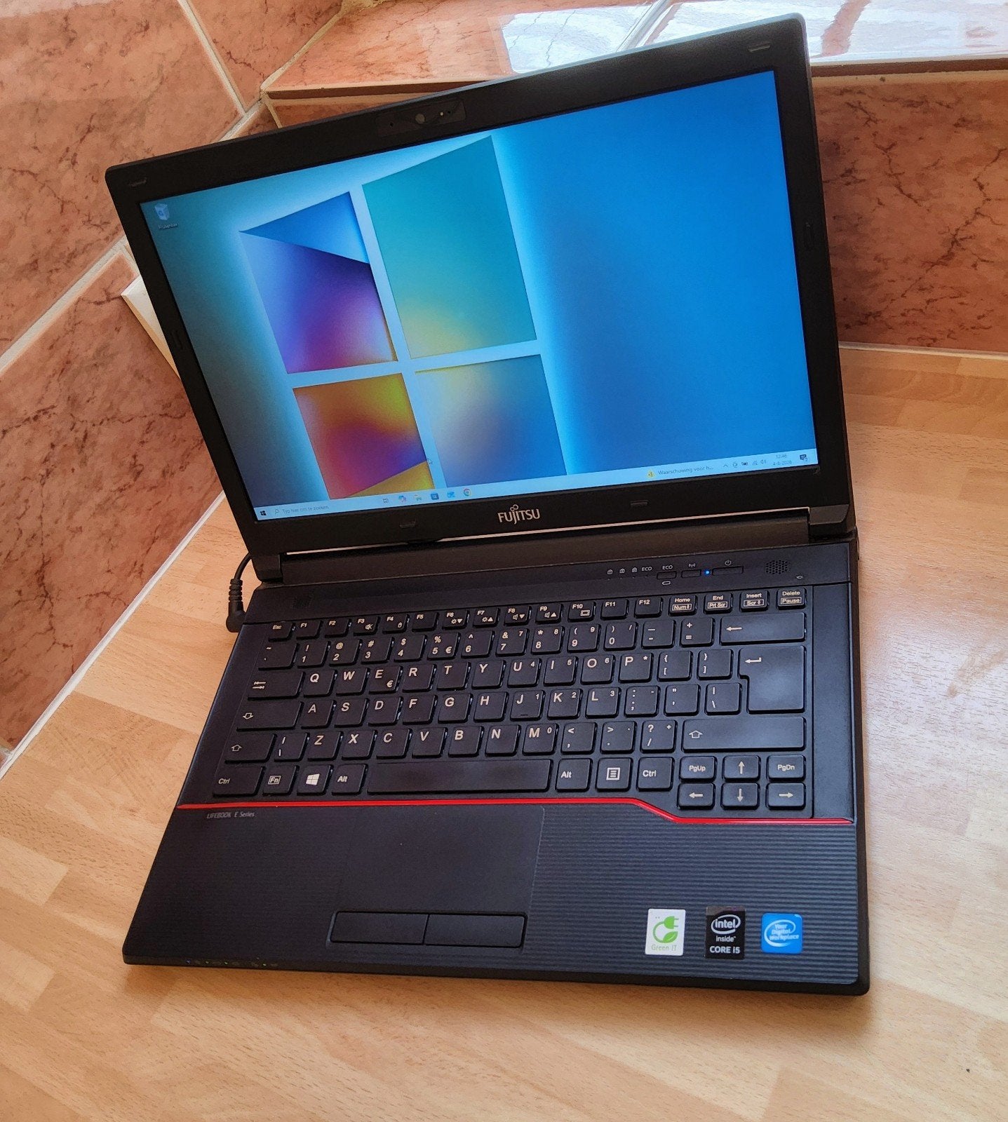 Siemens Fujitsu Lifebook Eseries laptop incl Office software, Computers en Software, Windows Laptops, Ophalen, 2 tot 3 Ghz, Qwerty