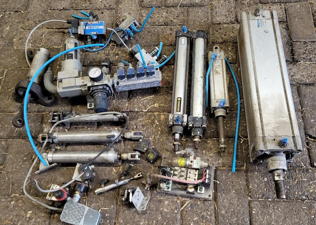Pneumatische componenten Festo, Doe-het-zelf en Verbouw, Compressors, Ophalen, Gebruikt, 6 tot 10 bar, Minder dan 200 liter/min