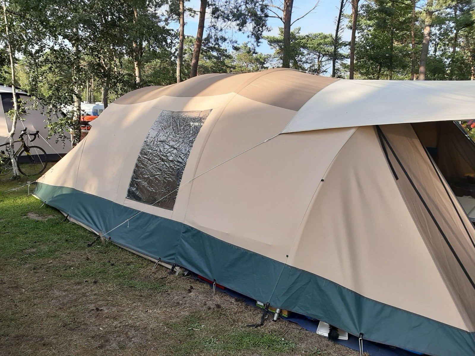 Baco tent 395 lux  + complete kampeer uitrusting, Ophalen, Zo goed als nieuw
