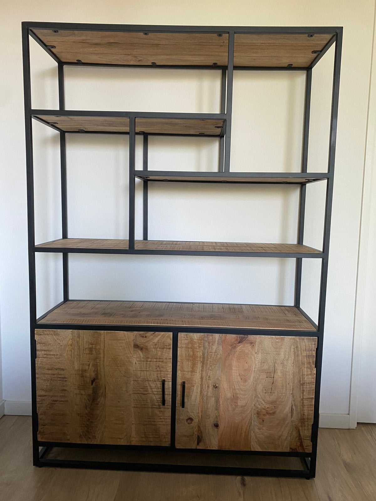 Kast | Industrieel & mangohout, 100 tot 150 cm, 1 of 2 laden, Zo goed als nieuw, 25 tot 50 cm