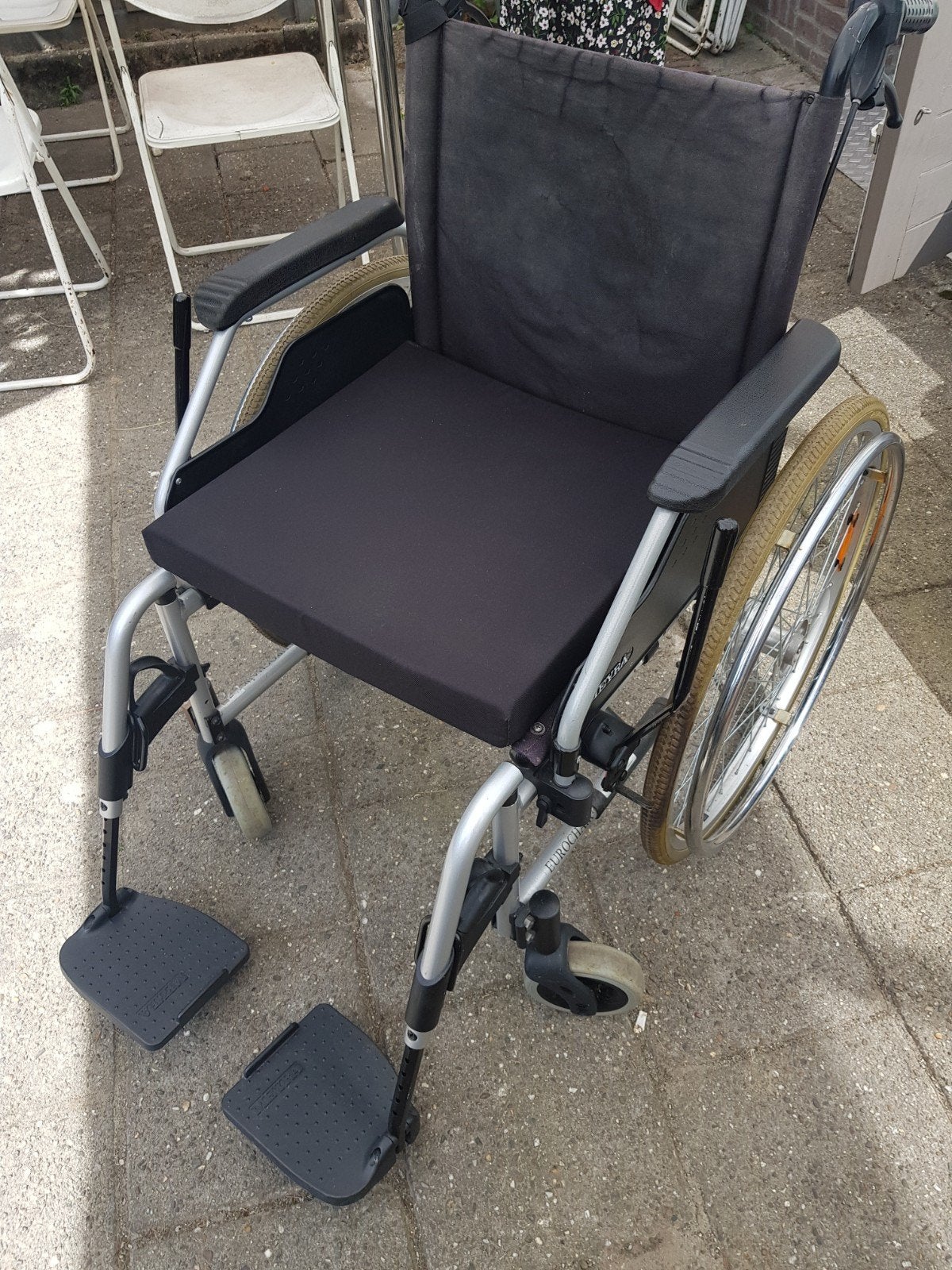Rolstoel met handrem, MOET NU WEG!, Diversen, Rolstoelen, Ophalen, Inklapbaar, Zo goed als nieuw, Handbewogen rolstoel