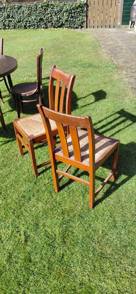 2 Oude Stoeltjes, Brocante, mancave, kroeg en ronde tafel, Ophalen of Verzenden, Gebruikt, Bruin, Twee