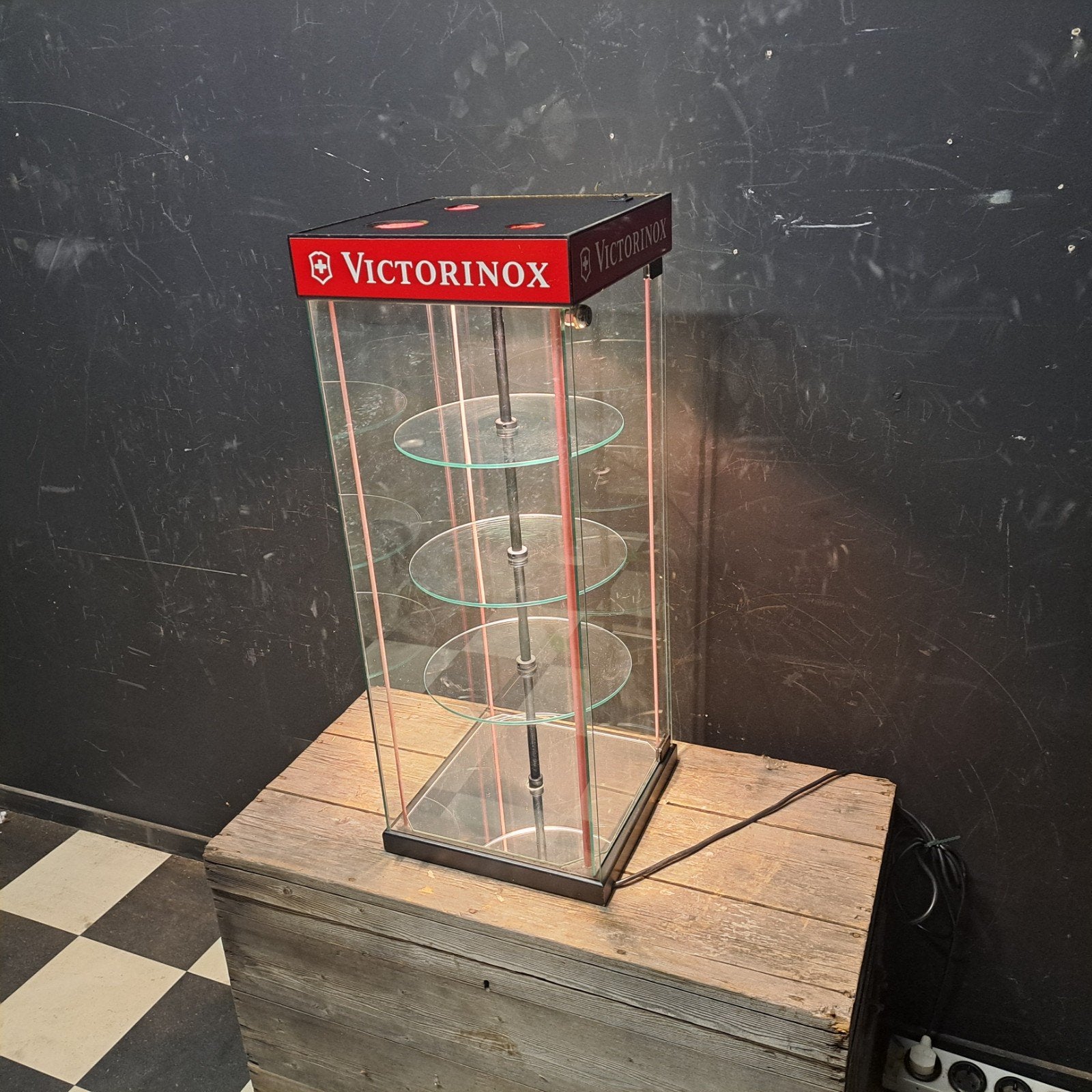 Vintage Victorinox toonbank vitrine, Ophalen, Gebruikt