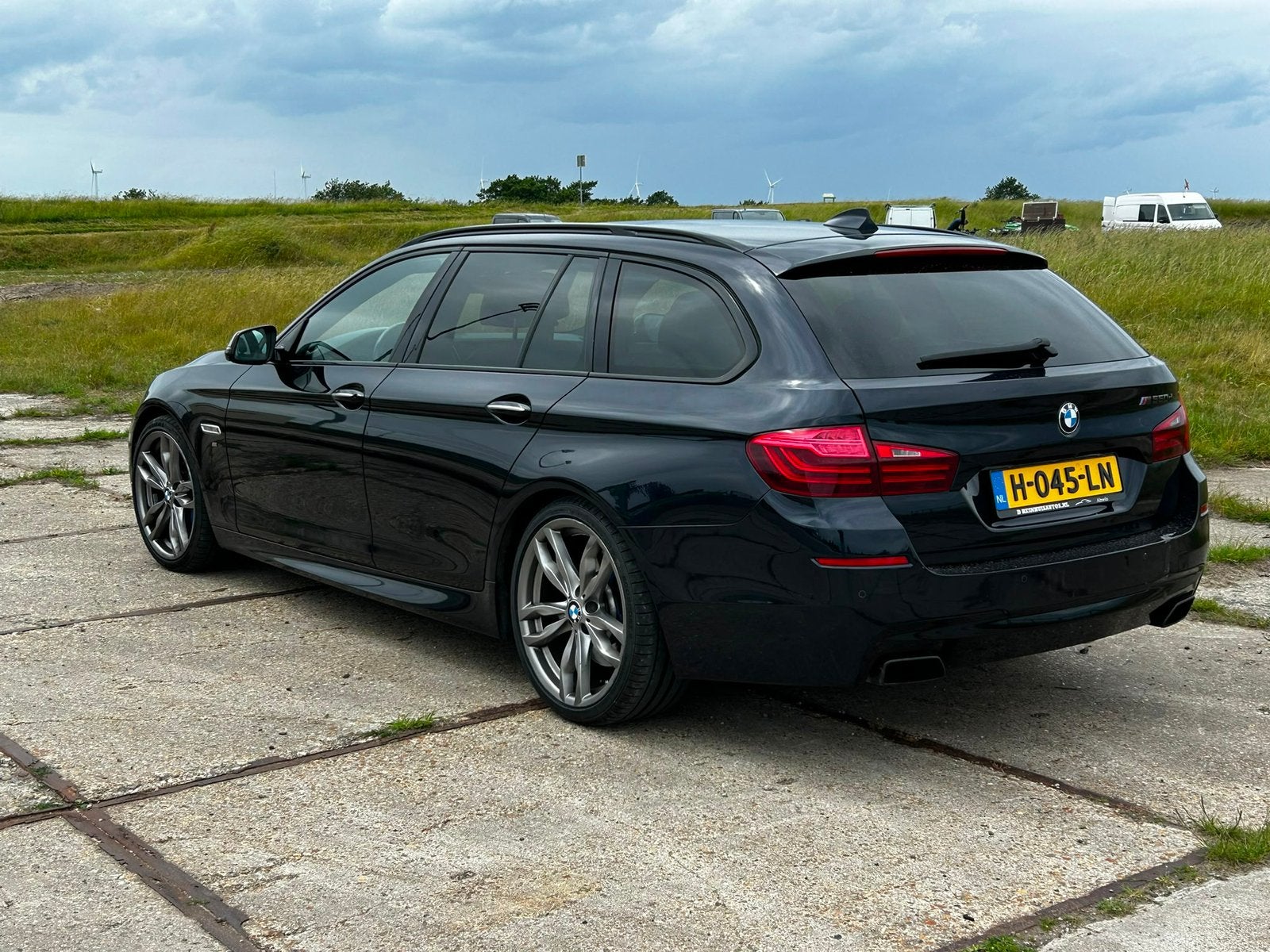 BMW 5-Serie 3.0 M550d Touring Xdirve AUT 2014 Zwart, Auto's, Automaat, Zwart, 2993 cc, Zwart