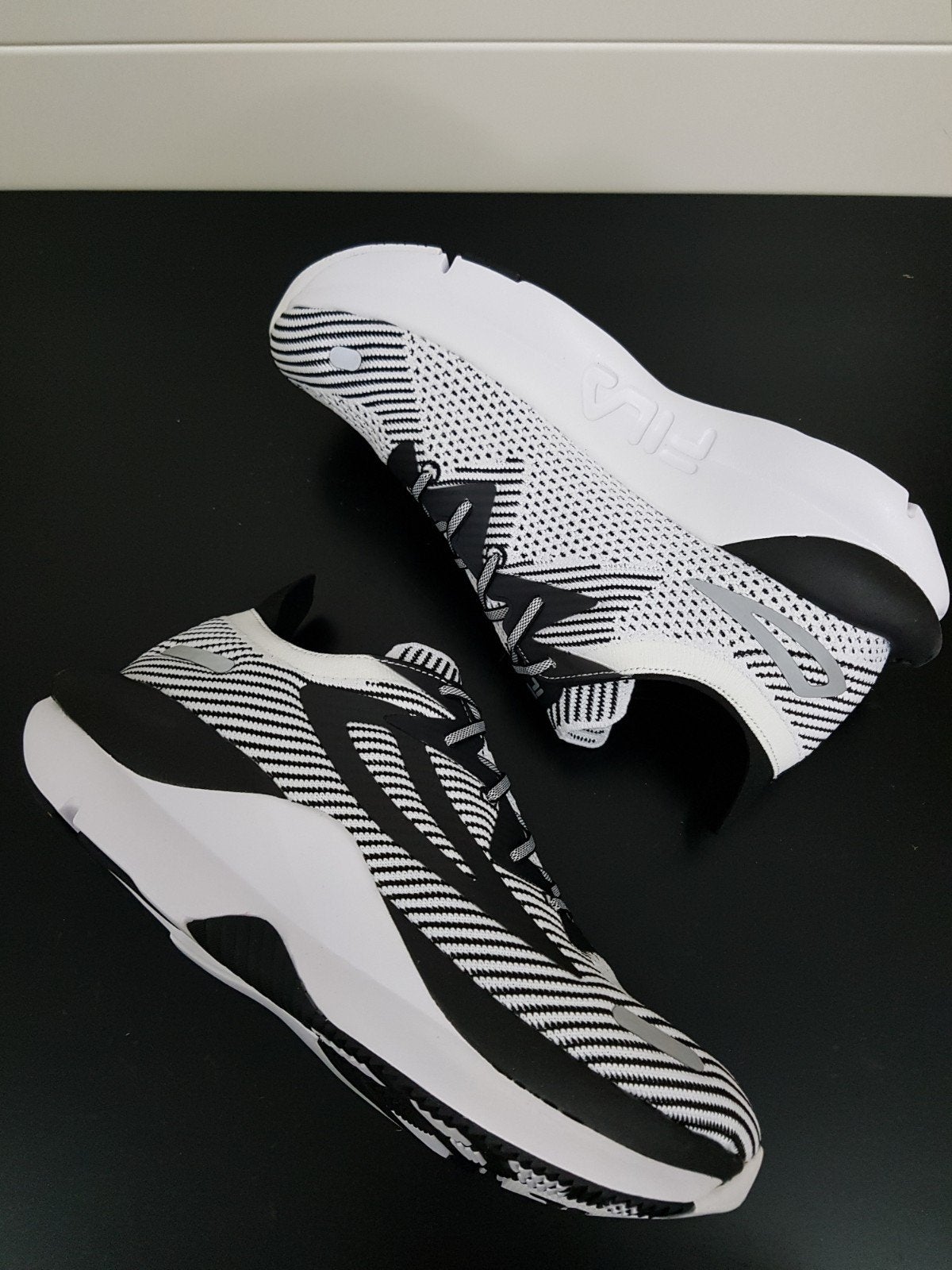 Fila Shocket Run, Zwart, Nieuw, Ophalen of Verzenden, Sneakers of Gympen