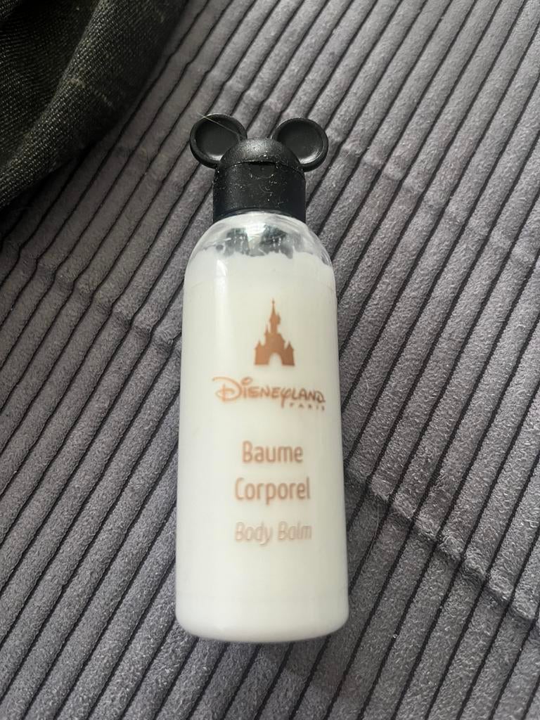 Disneyland Paris bodylotion travel size flesje 50 ml nieuw, Ophalen of Verzenden, Zo goed als nieuw, Bodylotion, Crème of Olie