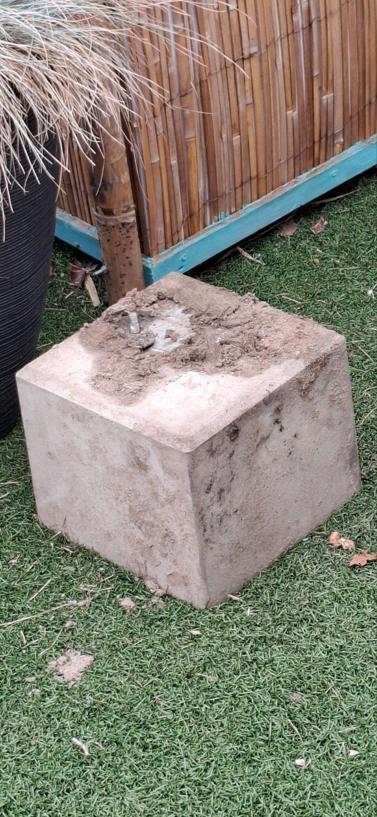 2 betonnen blokken 30x30x25 cm, Tuin en Terras, Tegels en Klinkers, Ophalen, Gebruikt, Beton, Overige typen