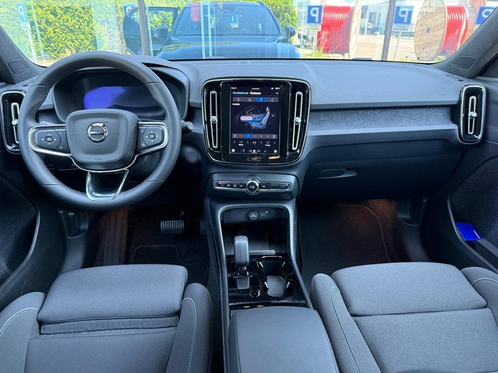 Volvo XC40 Recharge Core 70 kWh - Automaat - Navi - Camera -, Auto's, Volvo, Stof, Zwart, Zwart, 231 pk