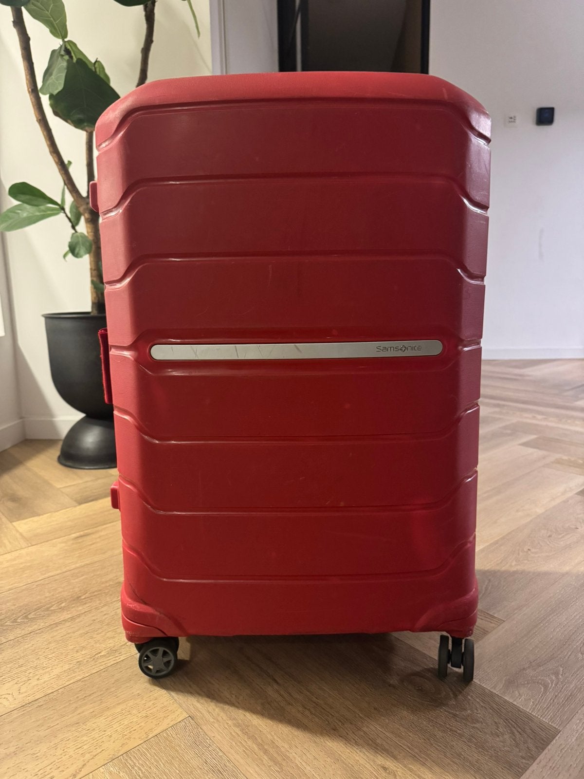 2x Samsonite Flux 75 cm Koffer - Robuust en Ruim / rood, Sieraden, Tassen en Uiterlijk, Koffers, Gebruikt, Hard kunststof, 45 tot 55 cm