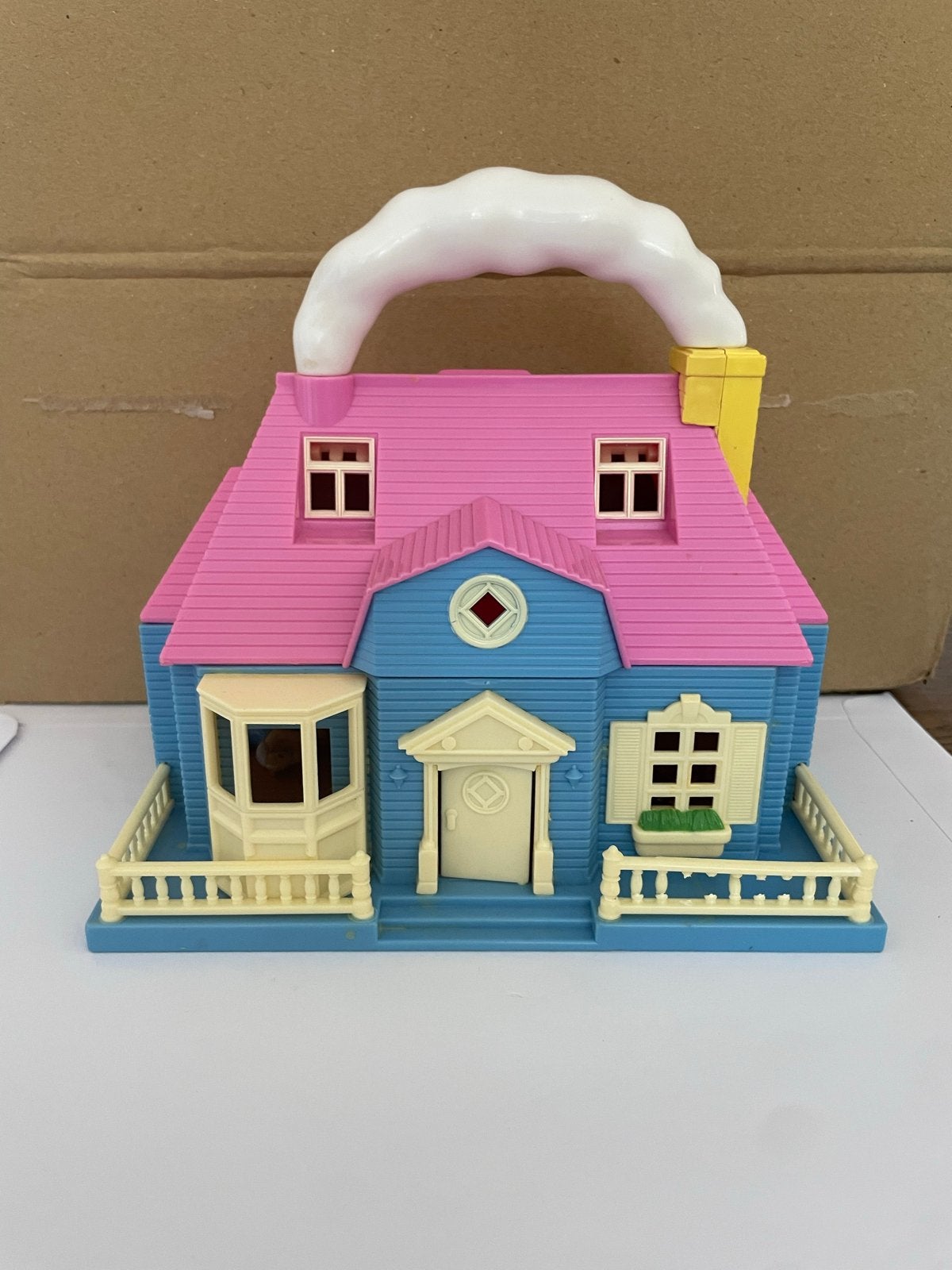 Vintage Blue box Tiny dreams Carry along poppenhuis, Ophalen of Verzenden, Gebruikt