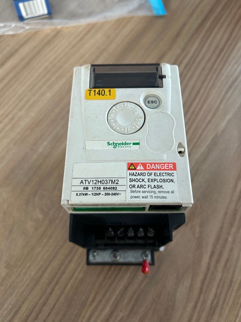 te koop:Altivar ATV12 H037M2 – 0,35 kW frequentieregelaar, Ophalen of Verzenden, Gebruikt
