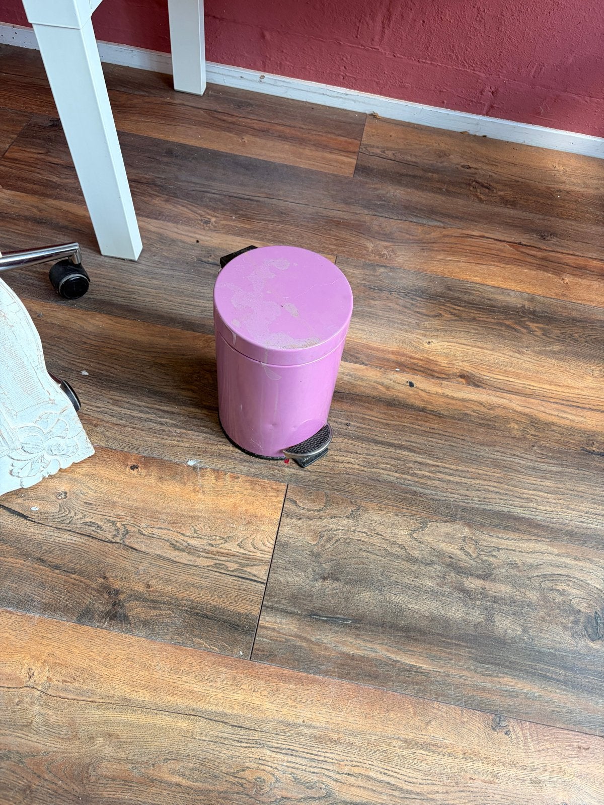 Roze pedaalemmer - Gebruikt, Huis en Inrichting, Woonaccessoires | Prullenbakken, Ophalen, Gebruikt, Met pedaal, Minder dan 10 liter