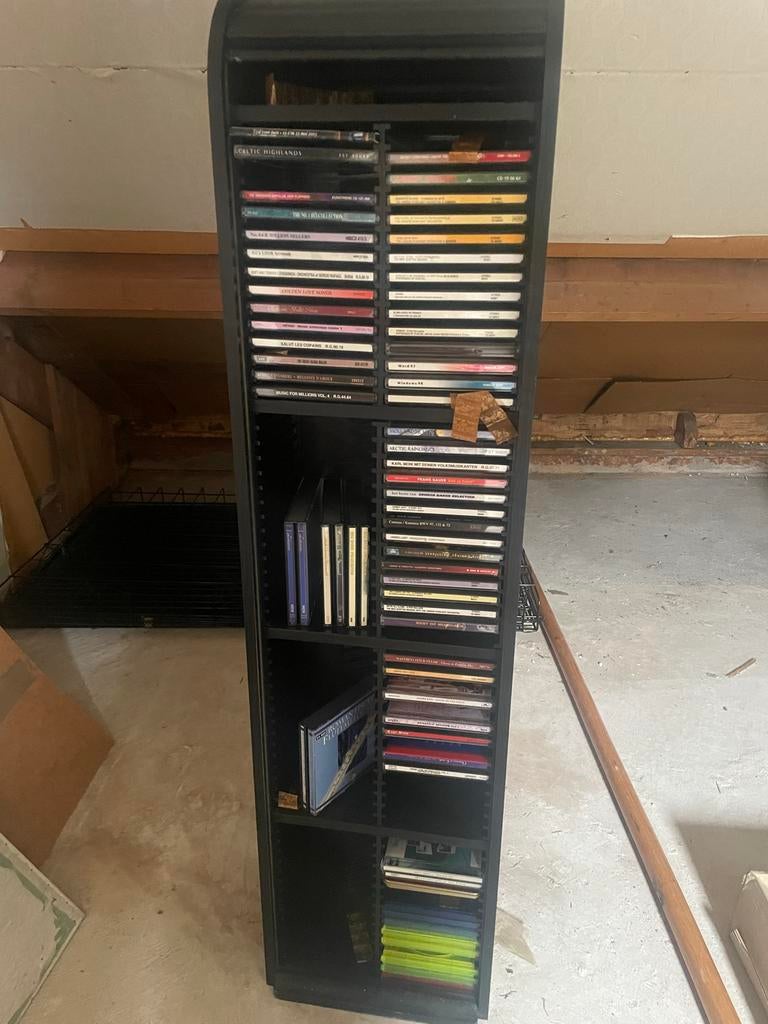 CD-rek met diverse CD's, Ophalen, Gebruikt