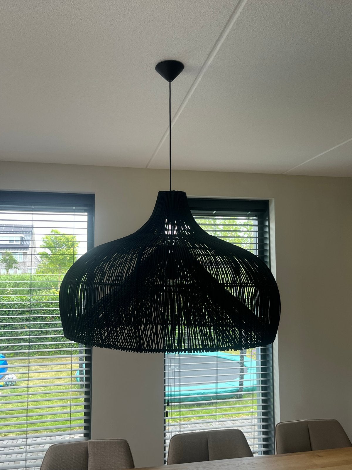 Hanglamp zwart rotan 85 cm breed - House of Mayflower, Ophalen, Zo goed als nieuw, Natuurlijk materiaal, E27 (groot)