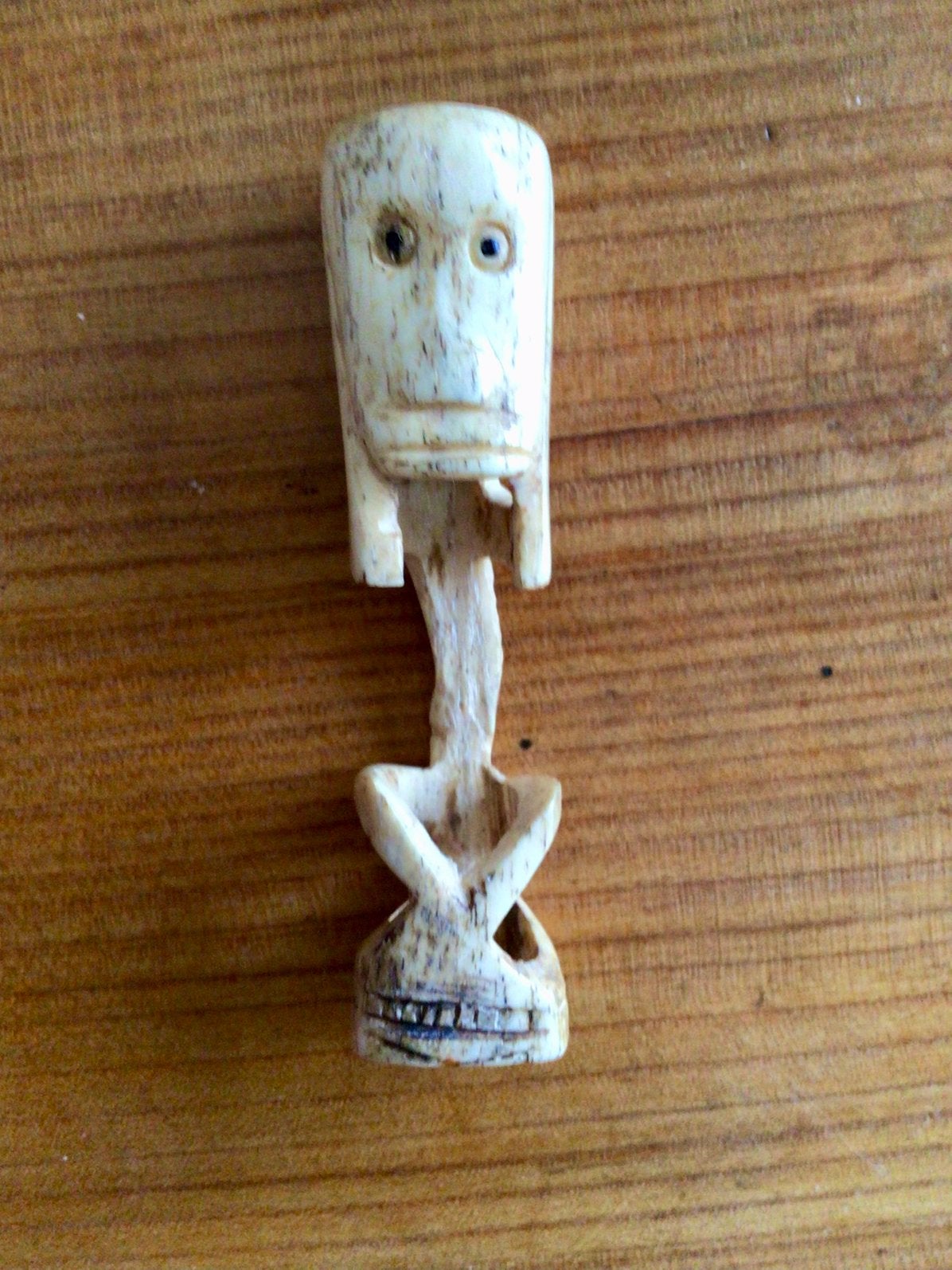Vintage sculptuur van been Indonesie, Antiek en Kunst, Kunst | Beelden en Houtsnijwerken, Ophalen of Verzenden