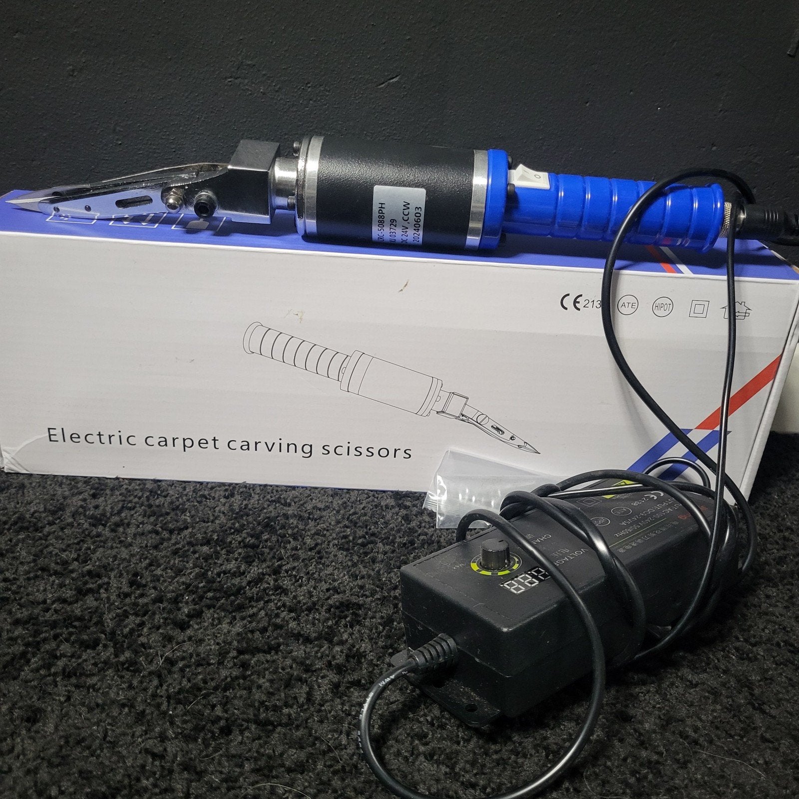 Elektrische schaar voor tapijt carving - tufting, Verzenden, Zo goed als nieuw