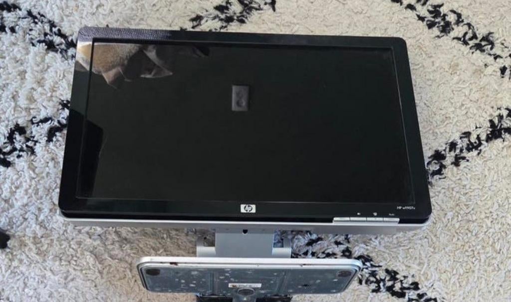 2x HP 19 inch monitoren - Ideaal voor thuiskantoor, Computers en Software, Monitoren, Ophalen of Verzenden, HP, VGA, 60 Hz of minder