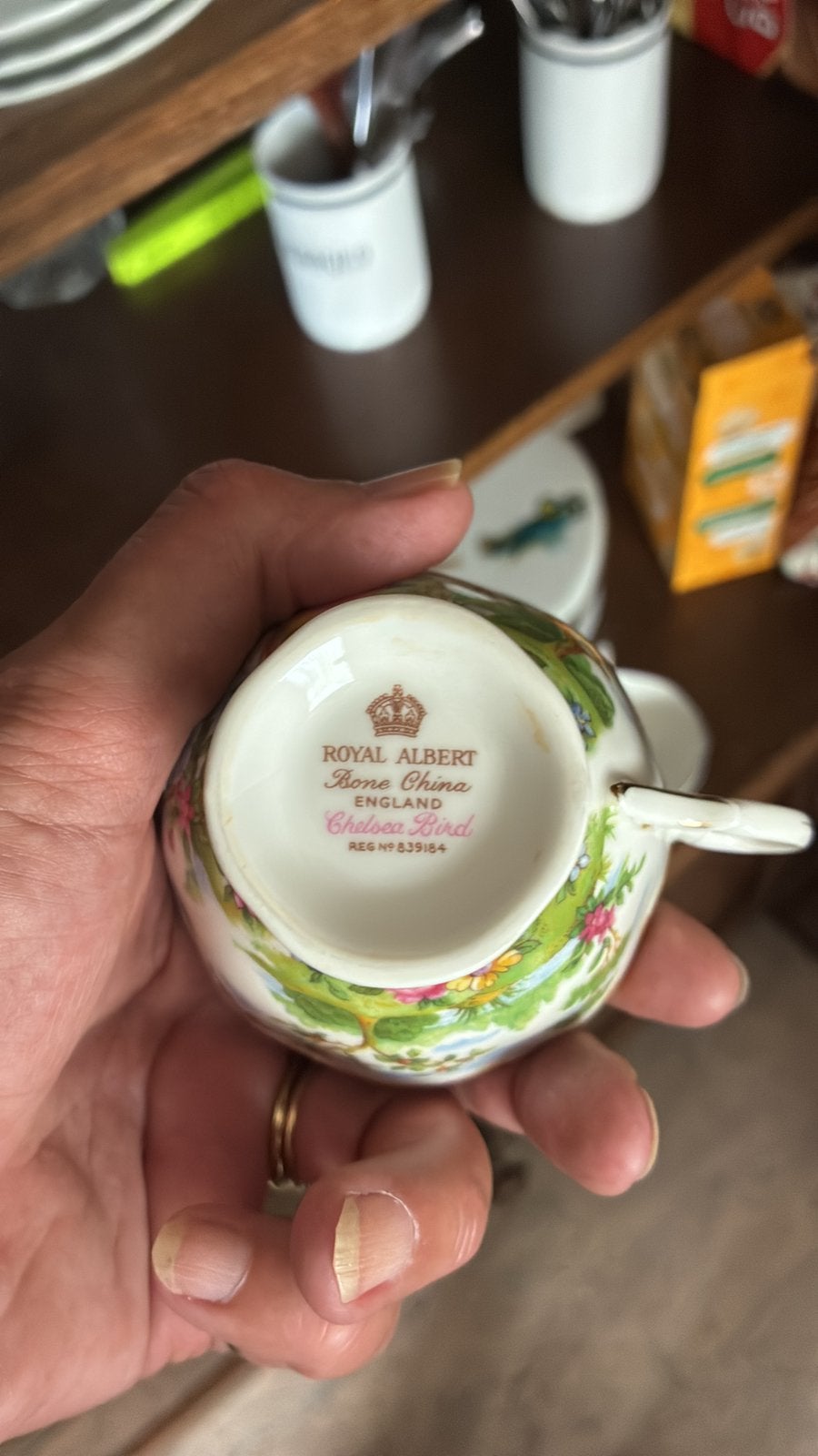 Royal Albert,  kopjes met schotel., Ophalen, Zo goed als nieuw, Porselein, Kop en/of schotel