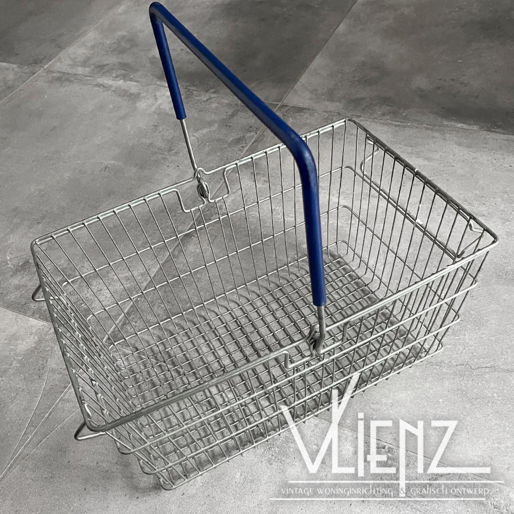 Vintage, brocante metalen boodschappenmandje, blauw hengsel, Ophalen of Verzenden