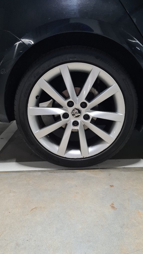 Origineel Skoda Alaris 18 inch + 6mm banden, Ophalen, Gebruikt, Seat