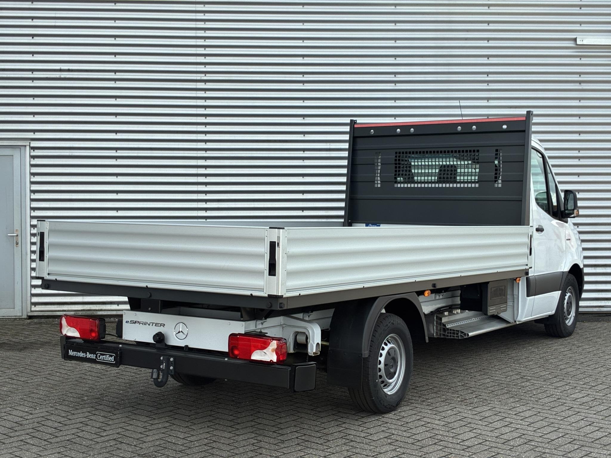 Mercedes-Benz eSprinter 320 L3 81kWh | Select | Open Laadbak, Automaat, 81 kWh, Gebruikt, Zwart