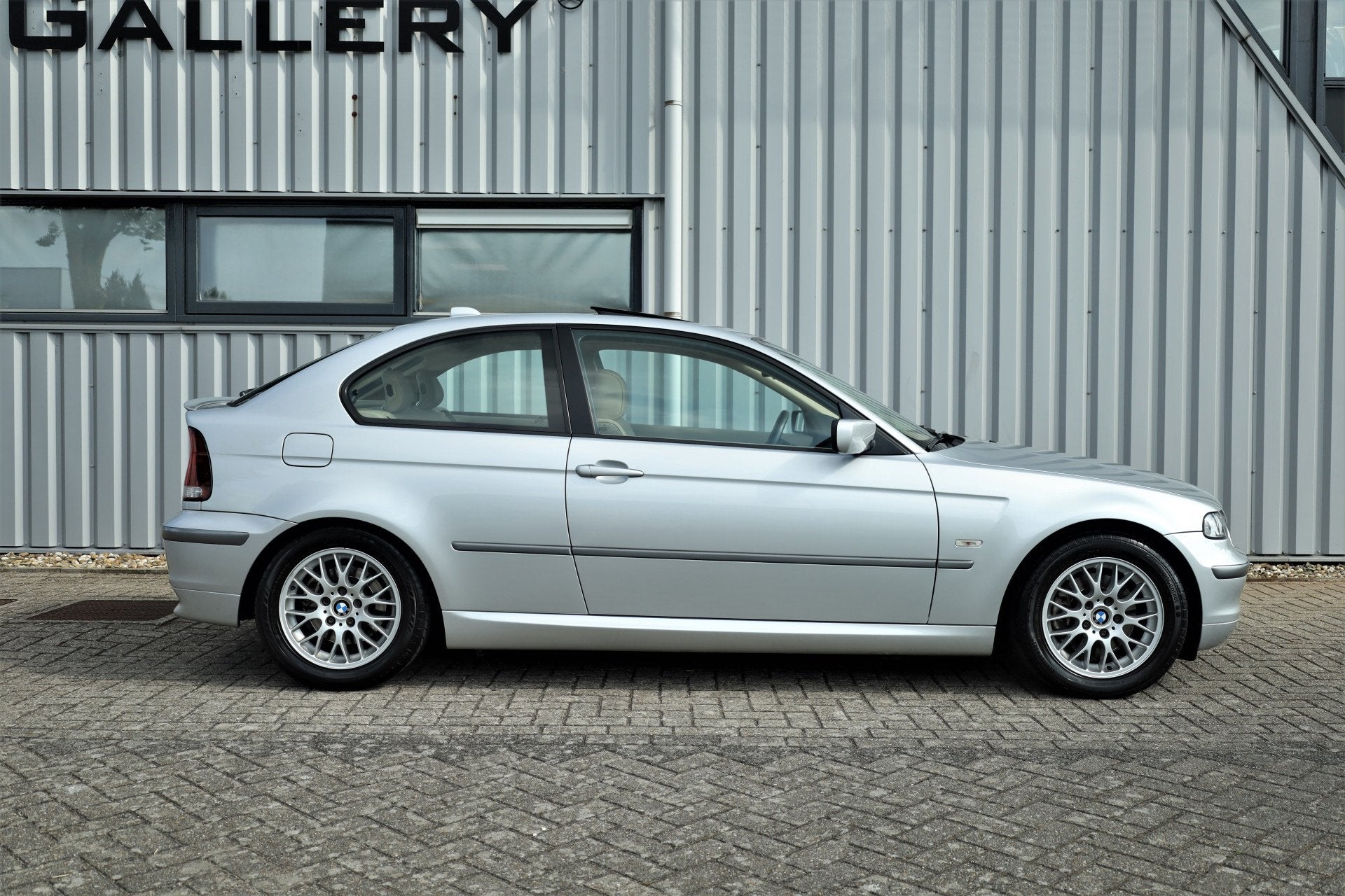 BMW 3 Serie Compact 325ti Executive 71346km Youngtimer, Auto's, Automaat, Achterwielaandrijving, Gebruikt, Beige