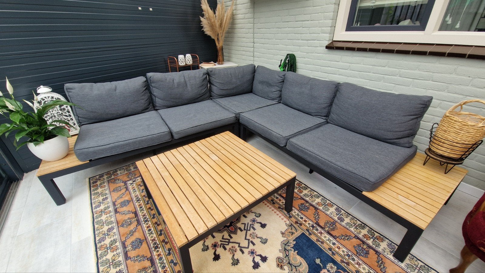 loungebank met tafel - zeer goede staat, Tuin en Terras, Ophalen, 5 zitplaatsen, Bank, Tuinset