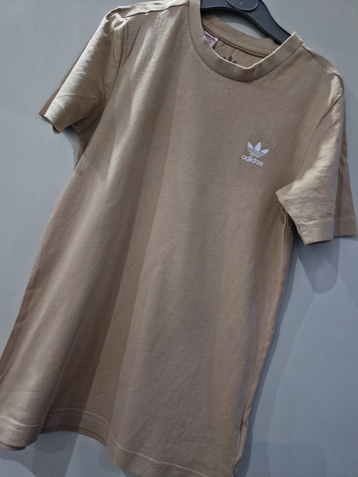 Adidas T-shirt 9-10Y/140 - Zo goed als nieuw, Kinderen en Baby's, Kinderkleding | Maat 140, Ophalen of Verzenden, Zo goed als nieuw