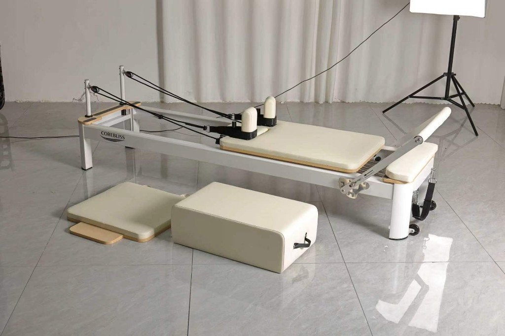 Studio kwaliteit reformer in mooie witte kleur, Ophalen, Nieuw, Yogamat