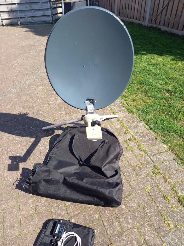 Satelliet schotel voor camping met 3 poot, Ophalen of Verzenden, Zo goed als nieuw