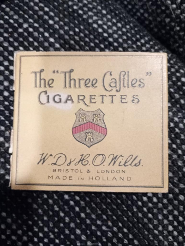 The three cafles cigarettes sigaretten nostalgie, Ophalen of Verzenden, Tabaksdoos of Verpakking