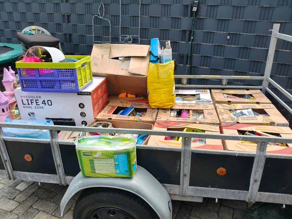Partij rommelmarktspullen, Diversen, Ophalen