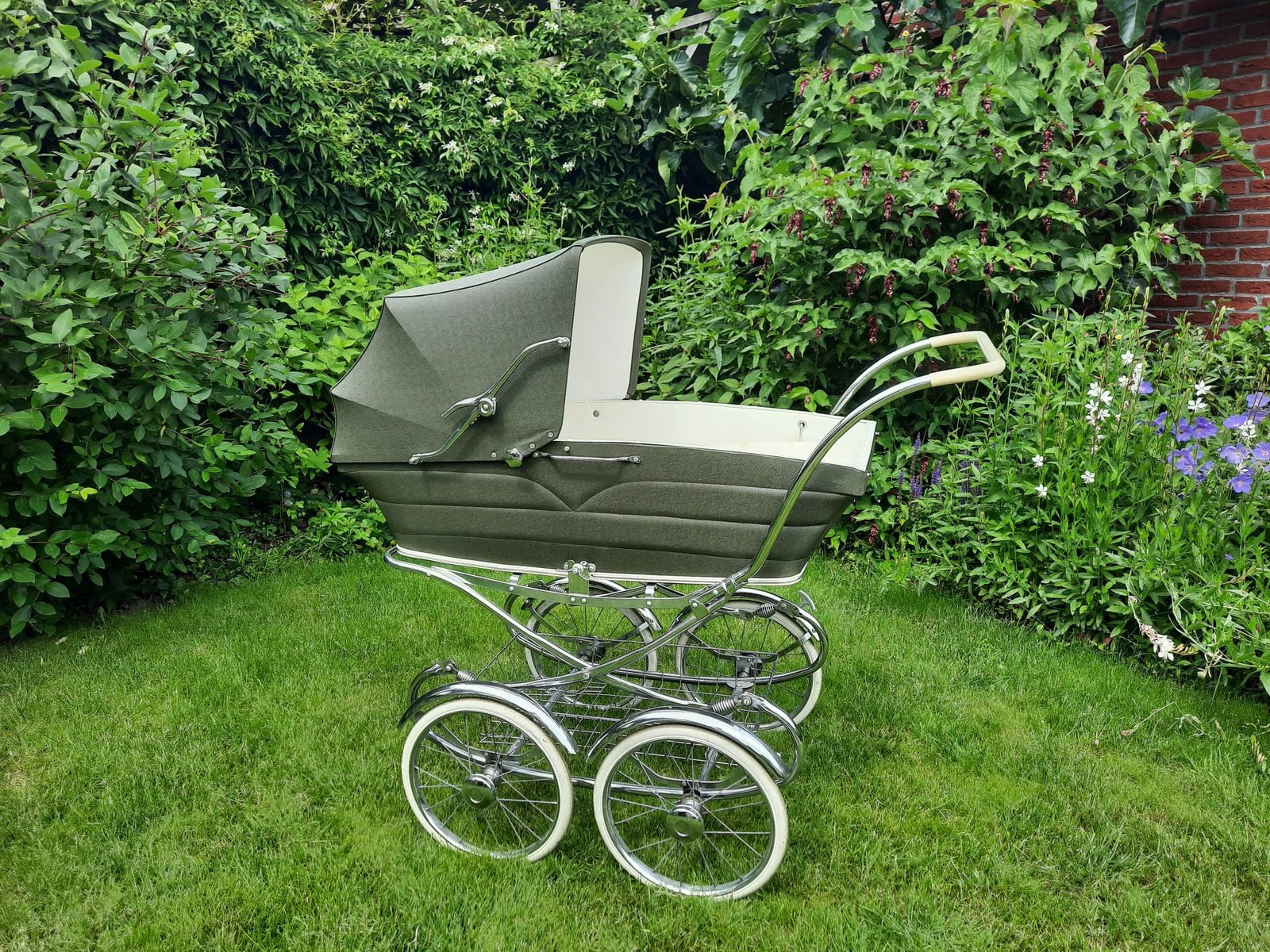 Vintage kinderwagen jaren 60, Ophalen, Zo goed als nieuw