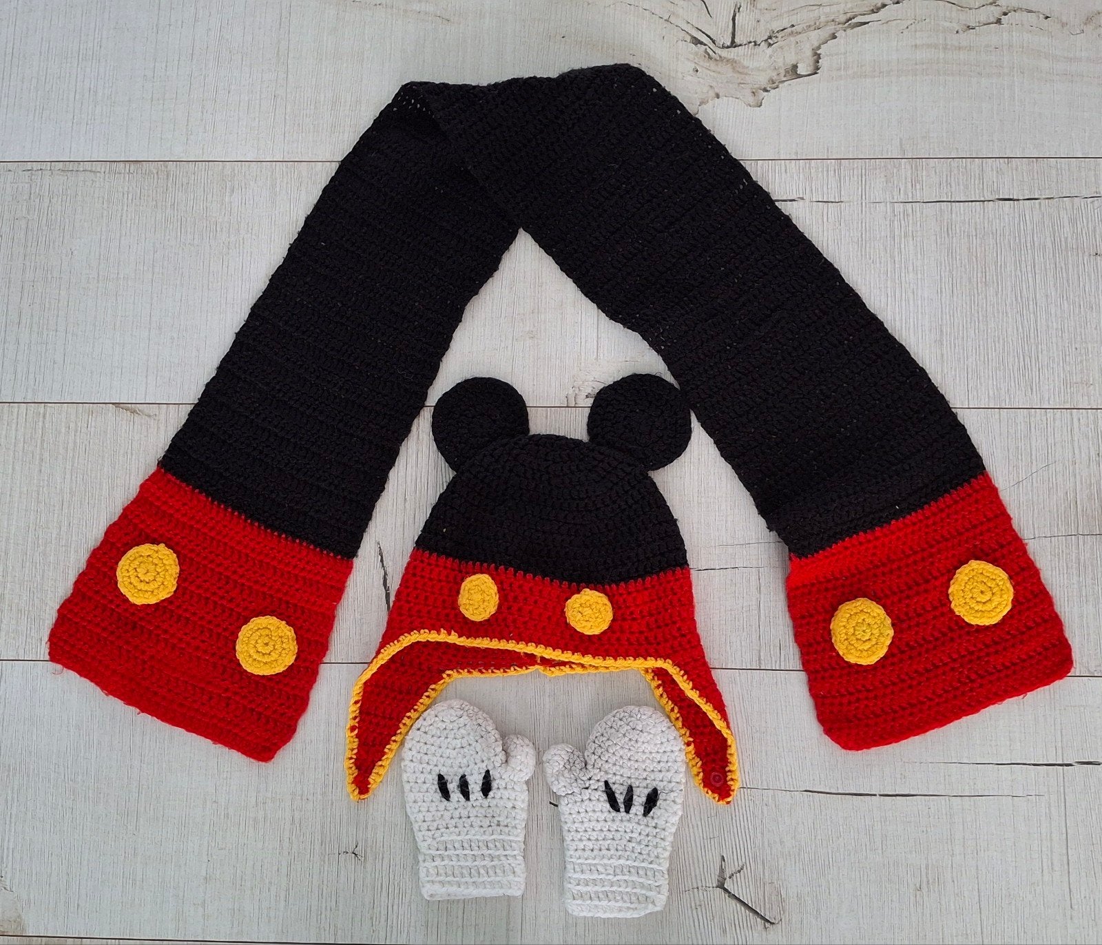 Mickey Mouse Muts, Sjaal en Wanten Set - Handgemaakt, Handgemaakt, Ophalen of Verzenden, Zo goed als nieuw, Jongetje of Meisje