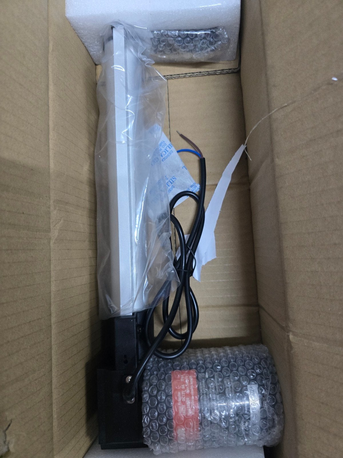 Nieuwe lineaire actuator met motor en bedrading, Ophalen of Verzenden