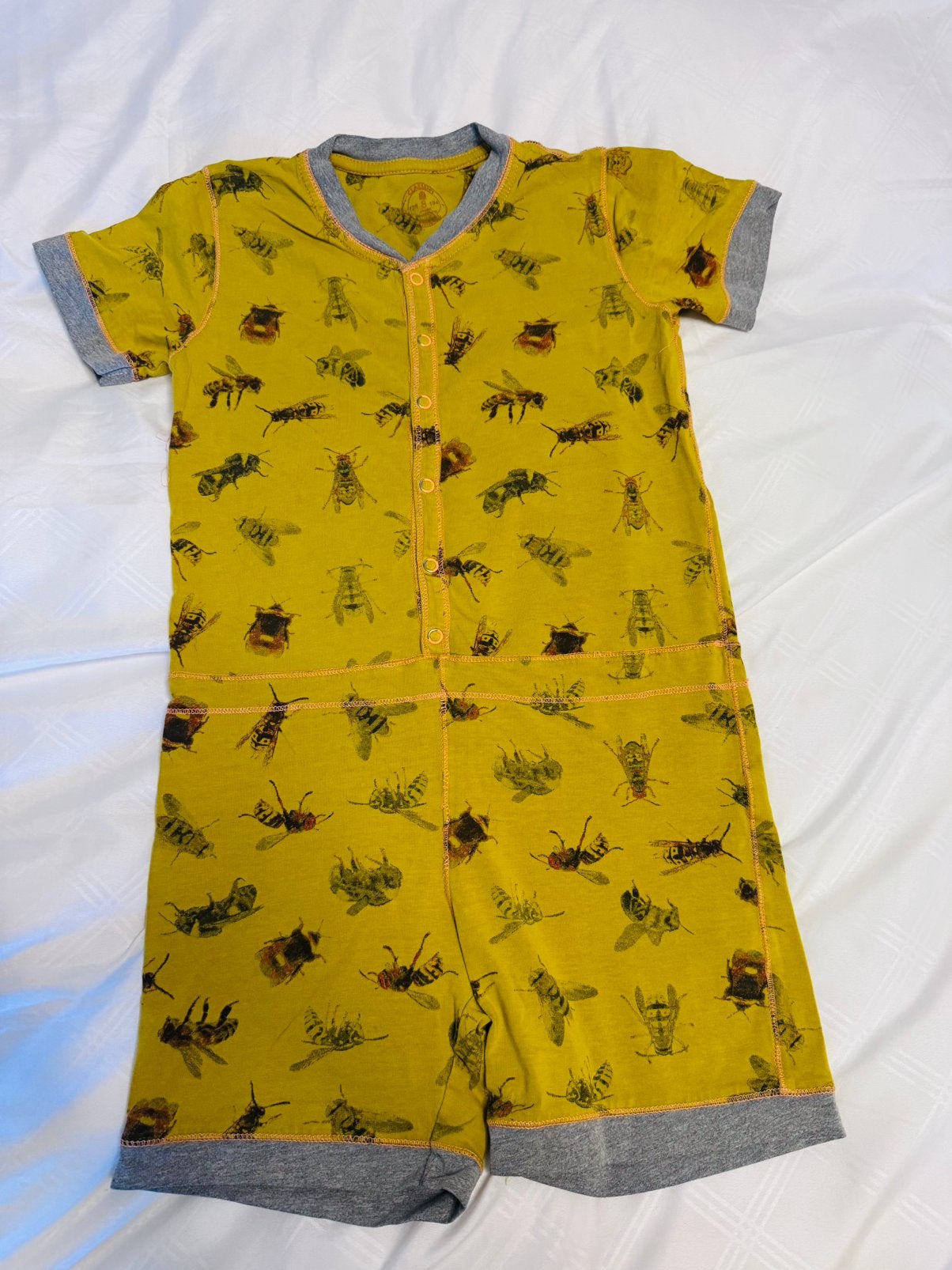 Claesens gele onesie pyjama maat 8 = 128/134, Verzenden, Gebruikt, Jongen of Meisje, Nacht- of Onderkleding