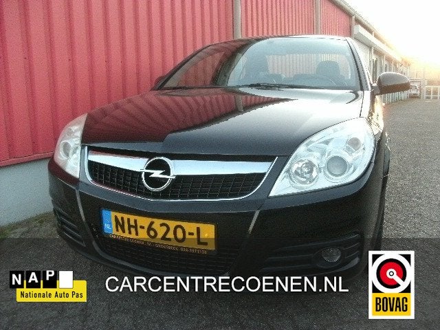 Opel Vectra 1.8-16V Cosmo / Airco / Navi, Auto's, Opel, Voorwielaandrijving, Gebruikt, 4 cilinders, 14 km/l
