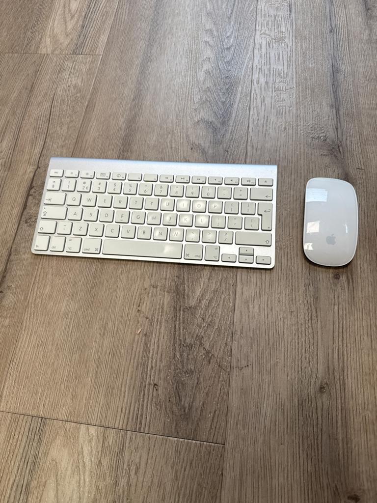 Apple Magic Keyboard en Magic Mouse - Draadloos, Rechtshandig, Muis, Gebruikt, Toetsenbord en muis-set