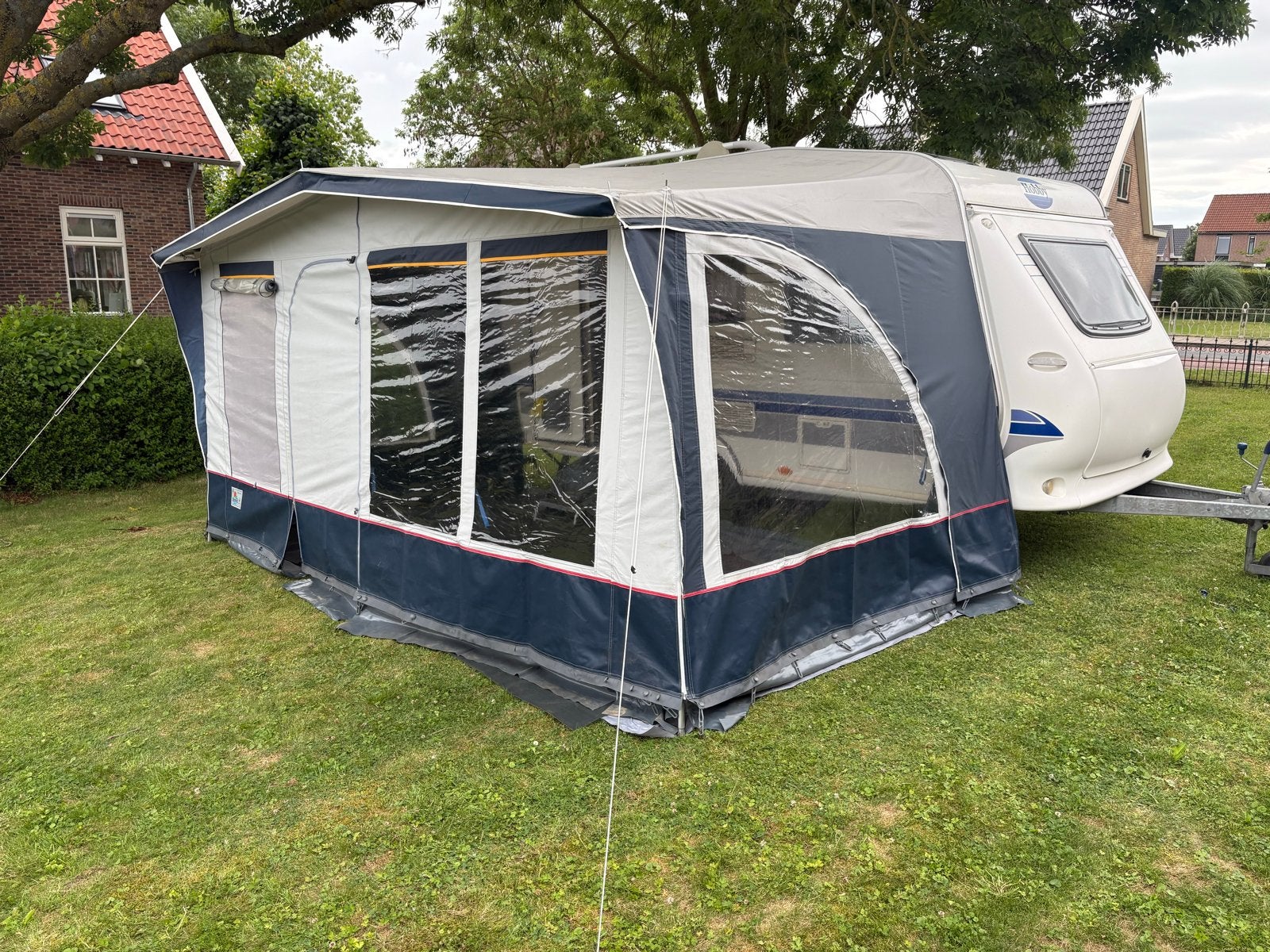 Brand Capri Luxus voortent voor caravan, Ophalen, Gebruikt, Ten Cate All Season 240g/m2, Brand